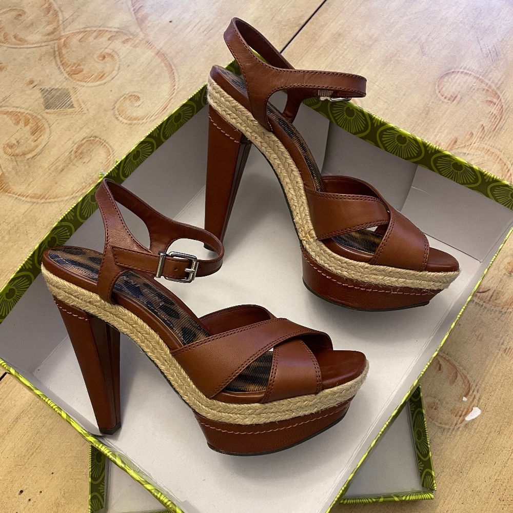 Gianni Bini Platform Heels